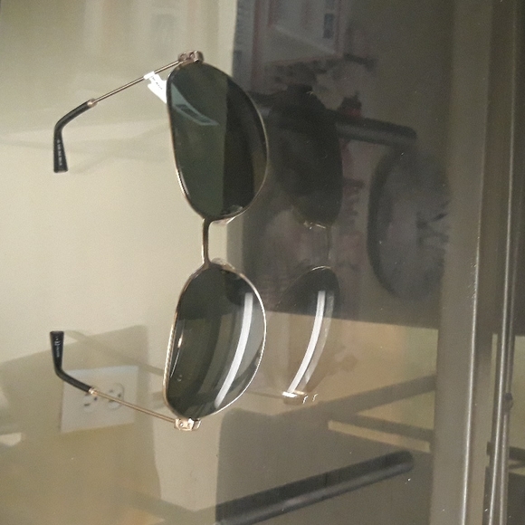 Givenchy Sunglasses Unisex - Picture 5 of 10